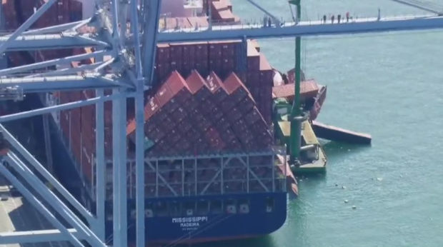 Cargo Vessel Mississippi2